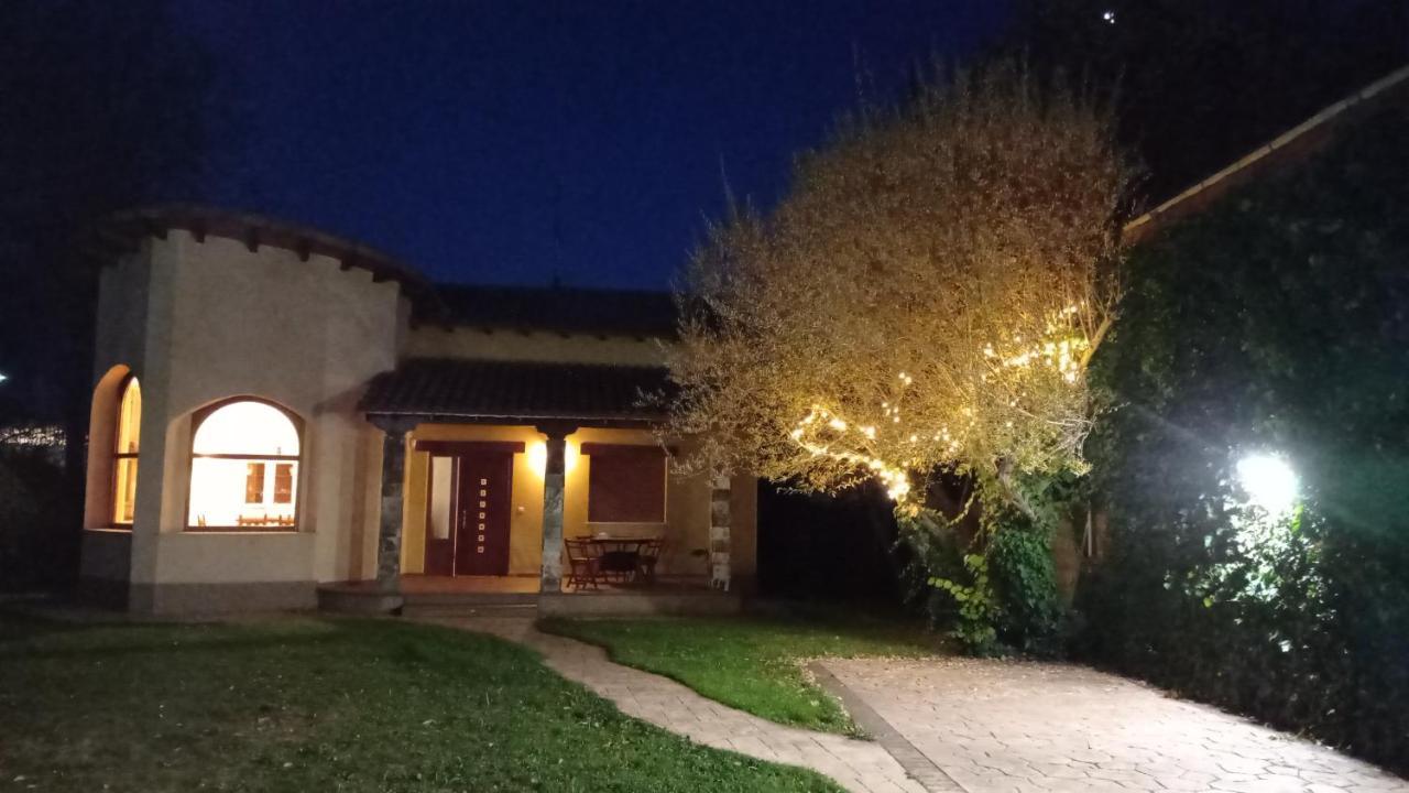 La Cuquina Villa Villaturiel Exterior photo